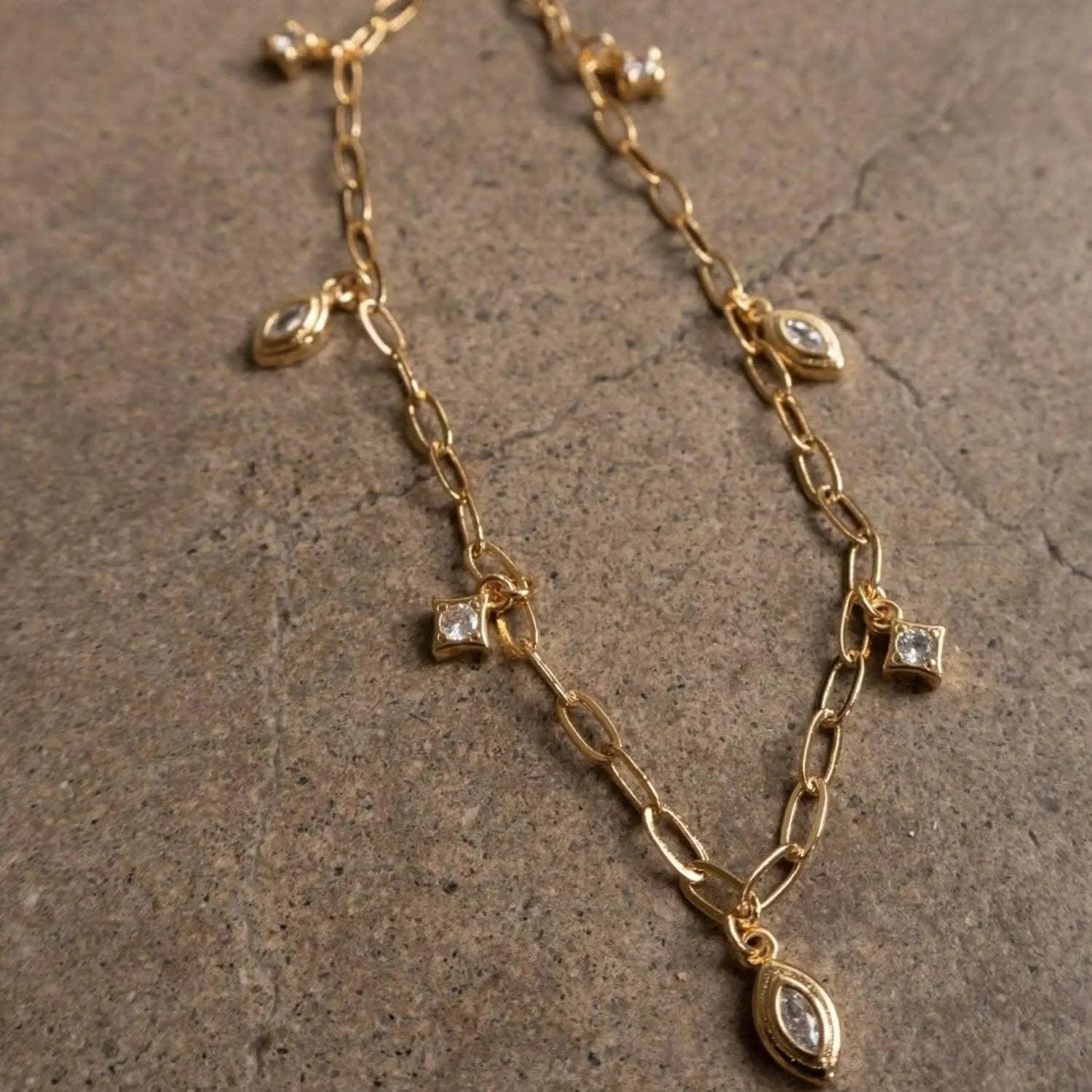 Elegant gold-plated zircon necklace - Love Salve